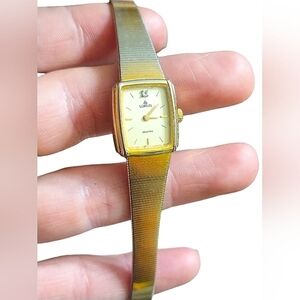 Vintage LORUS Gold Tone Quartz Women's Dainty Dress Watch